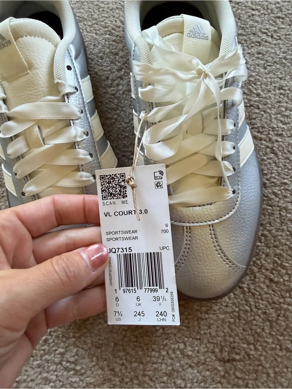 adidas women’/ Silver and White Retro Sneakers size 7.5, new with tags
